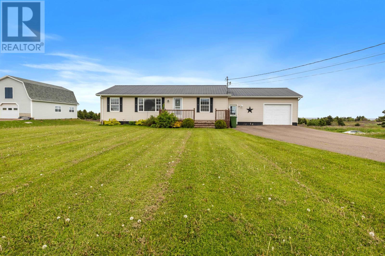 19 MACPHEE Avenue - 21