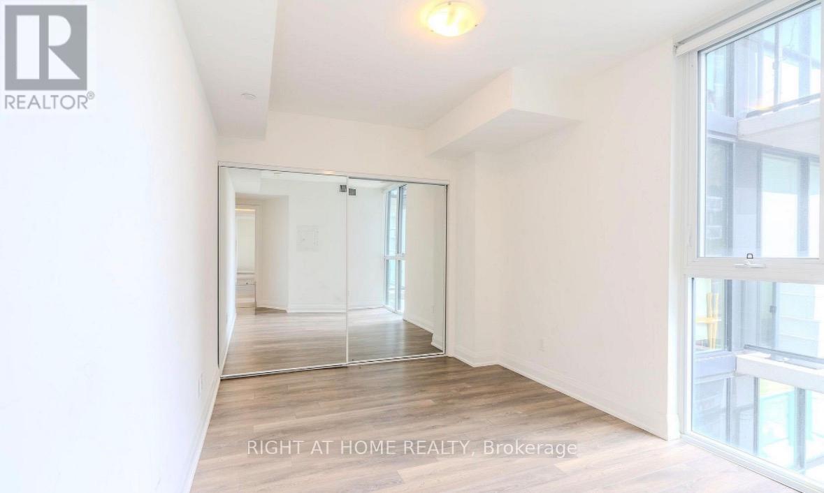 #1801 1461 LAWRENCE AVE W AVENUE - 23
