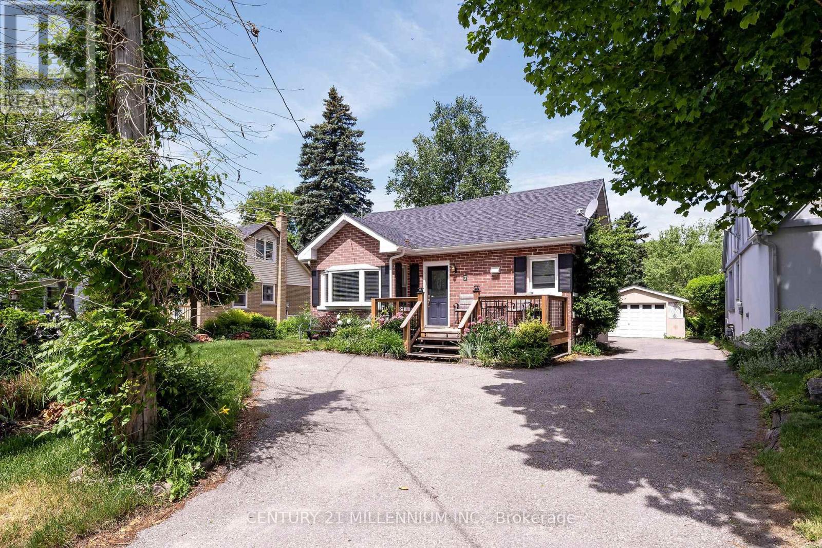 Welcome to 7 Dundas Street West in Erin