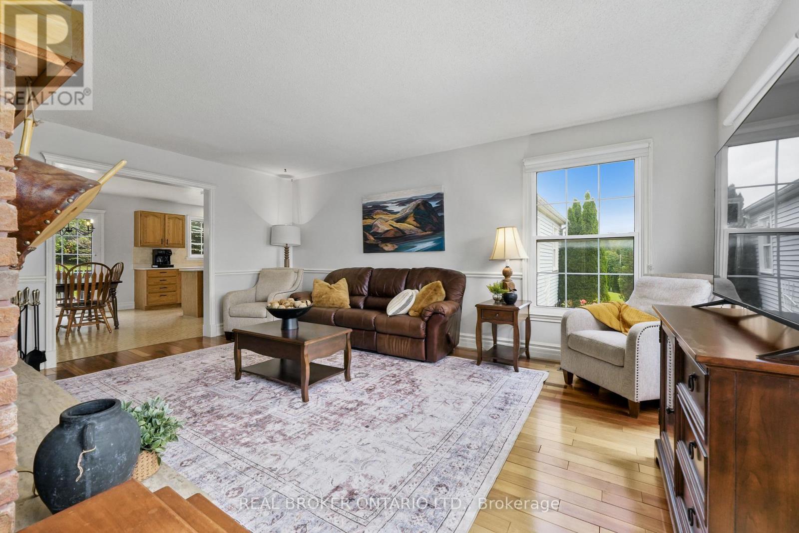 462 FRANKLIN DRIVE - 13