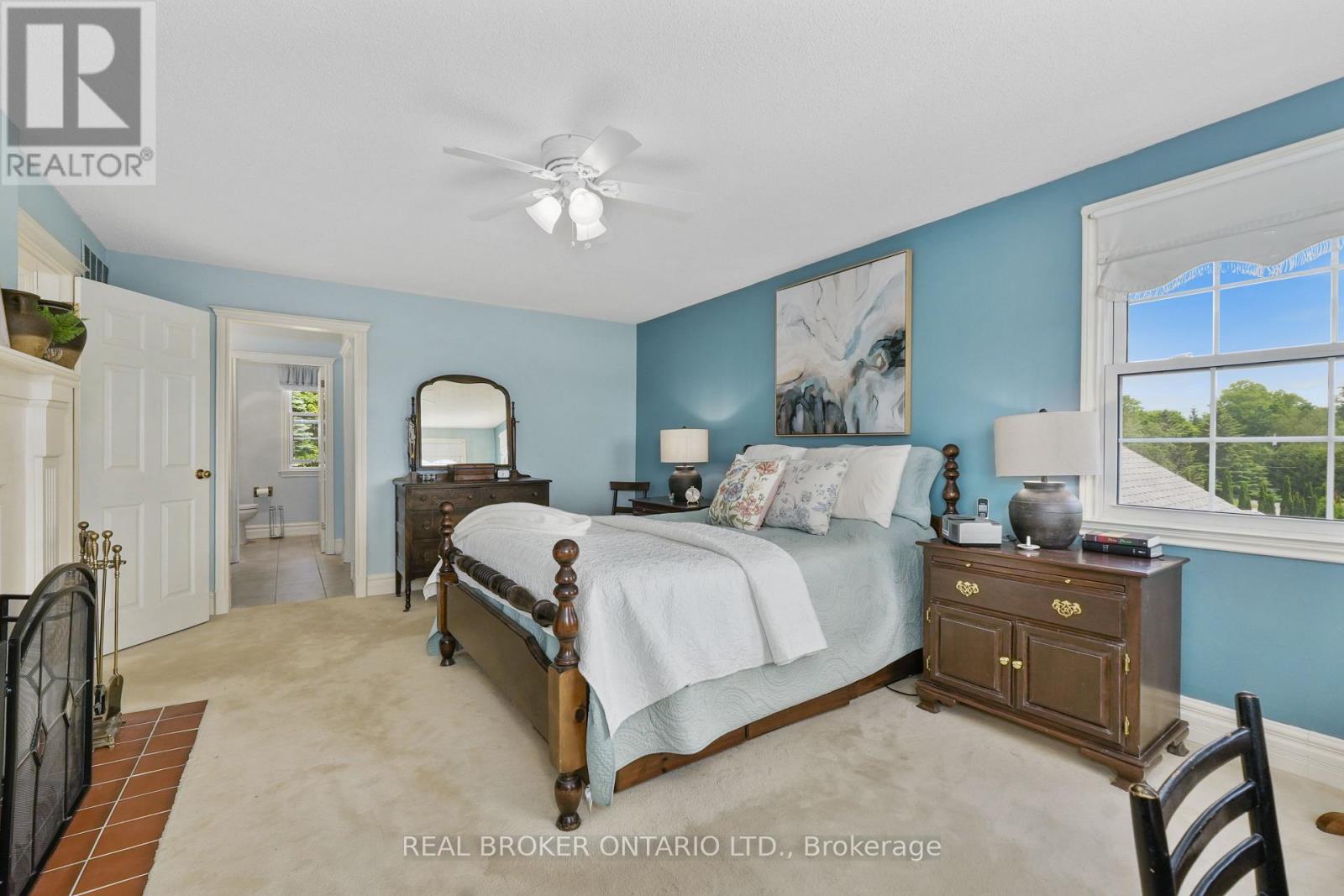 462 FRANKLIN DRIVE - 24