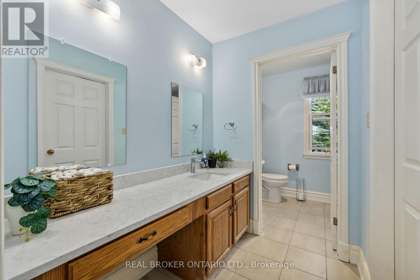 462 FRANKLIN DRIVE - 25
