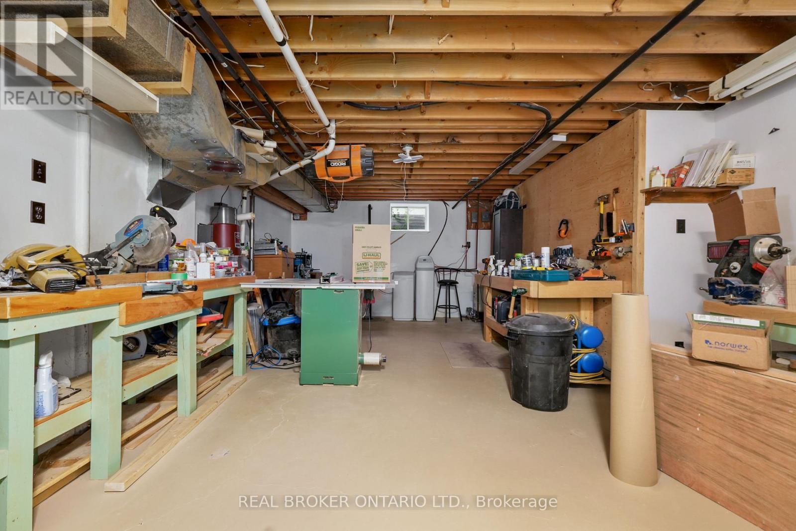 462 FRANKLIN DRIVE - 29