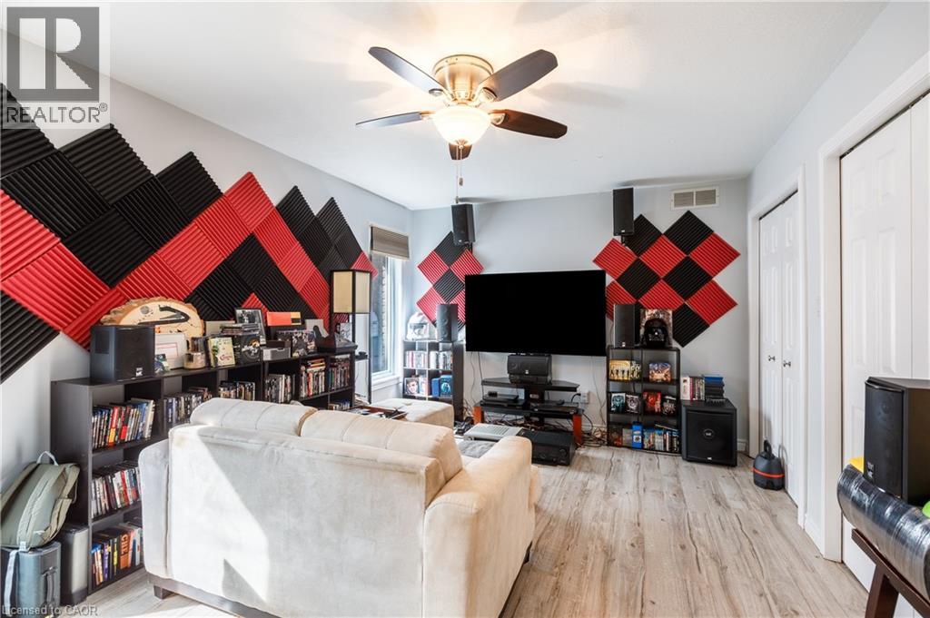 907 DOON VILLAGE Road - 18
