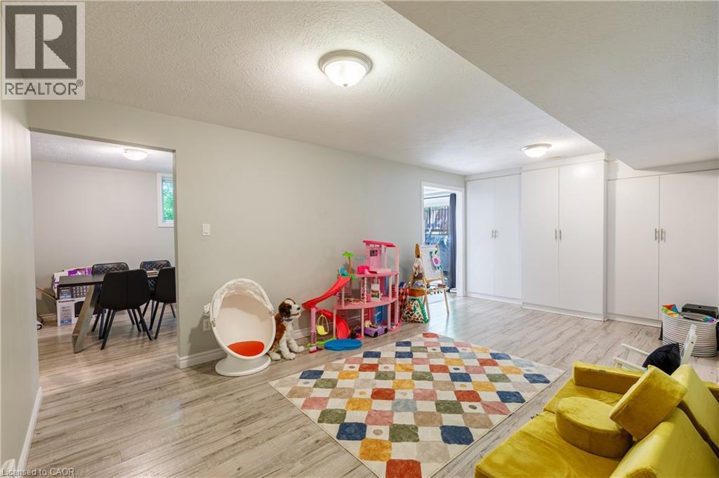 907 DOON VILLAGE Road - 25