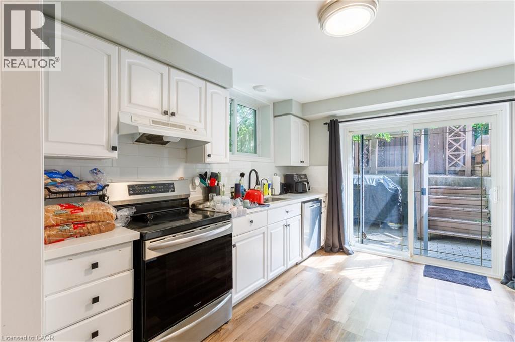 907 DOON VILLAGE Road - 26