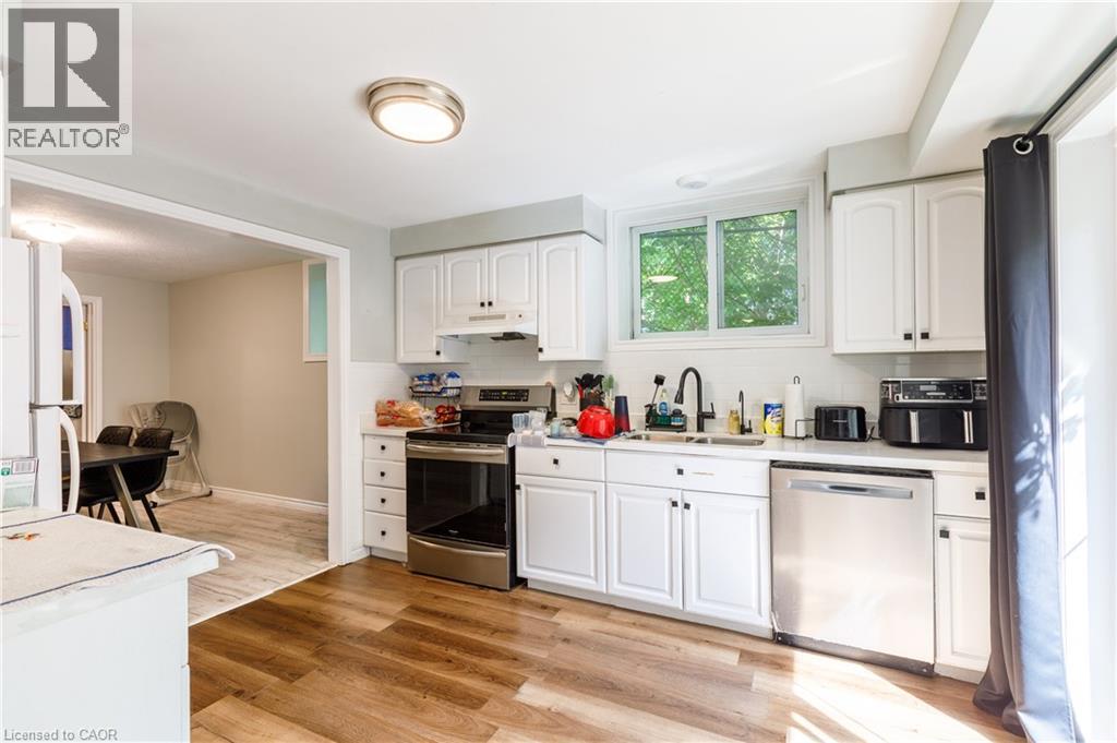 907 DOON VILLAGE Road - 27