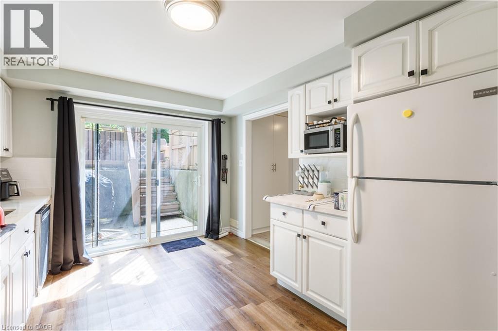 907 DOON VILLAGE Road - 28