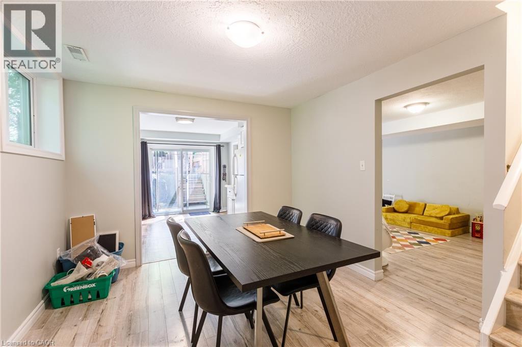 907 DOON VILLAGE Road - 30