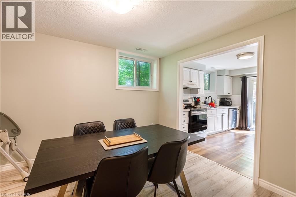 907 DOON VILLAGE Road - 31