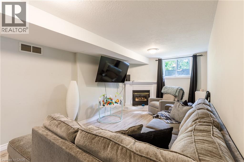 907 DOON VILLAGE Road - 33
