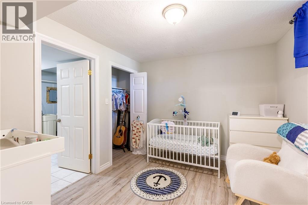 907 DOON VILLAGE Road - 38