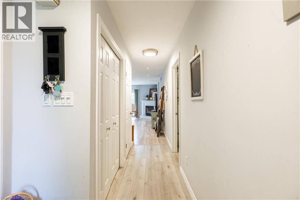 907 DOON VILLAGE Road - 4