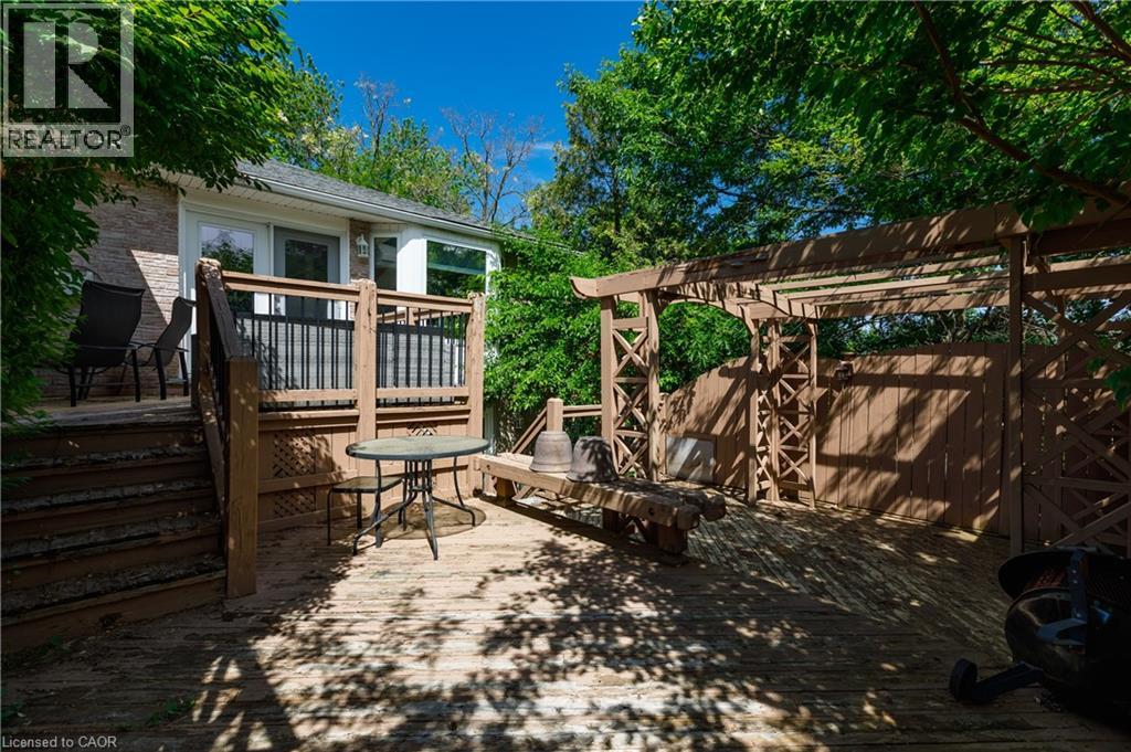 907 DOON VILLAGE Road - 45