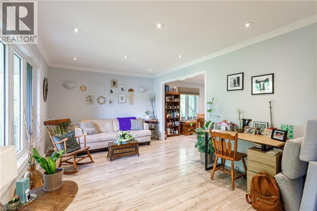 907 DOON VILLAGE Road - 5