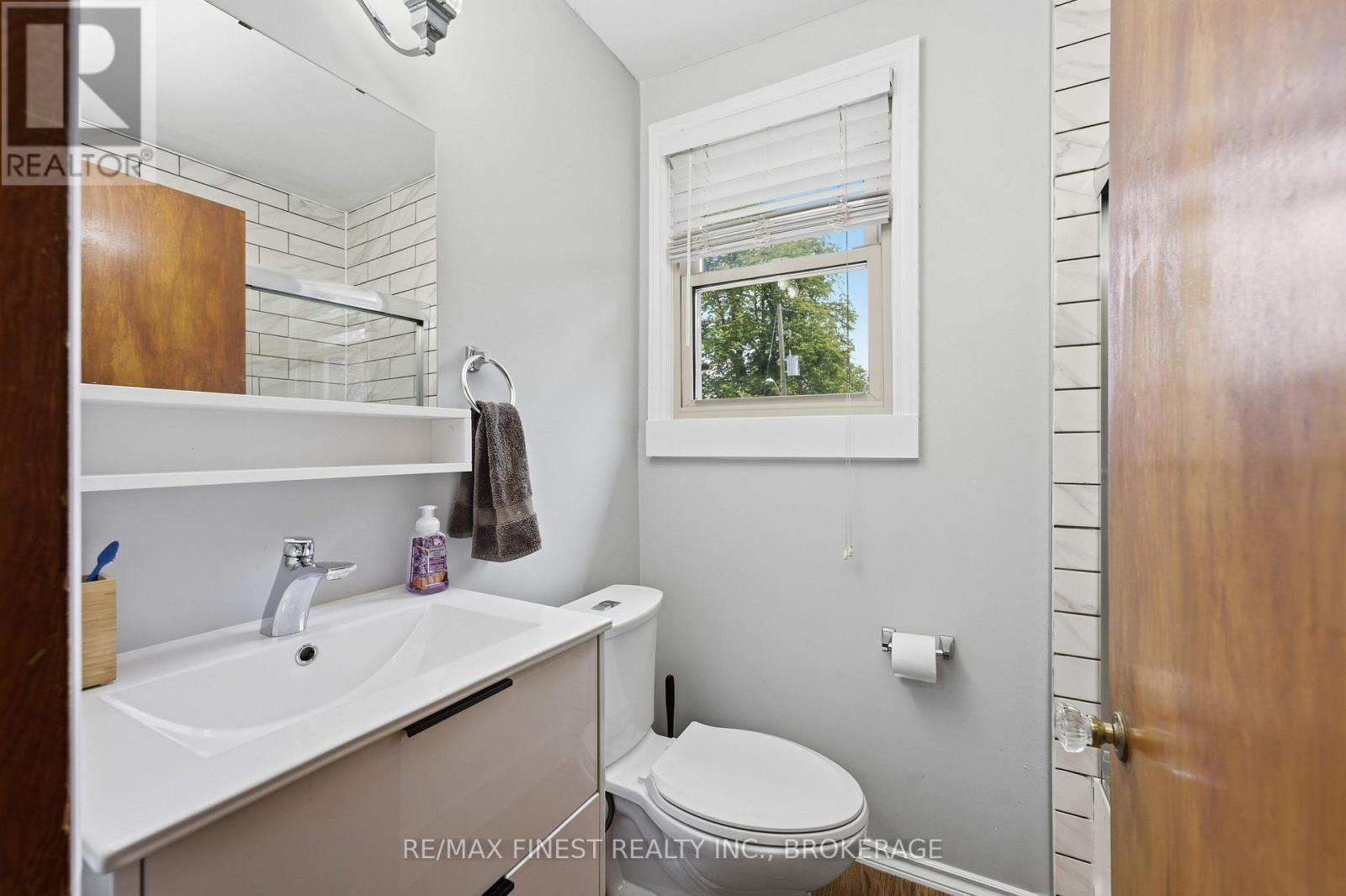 156 FLORENCE STREET - 23