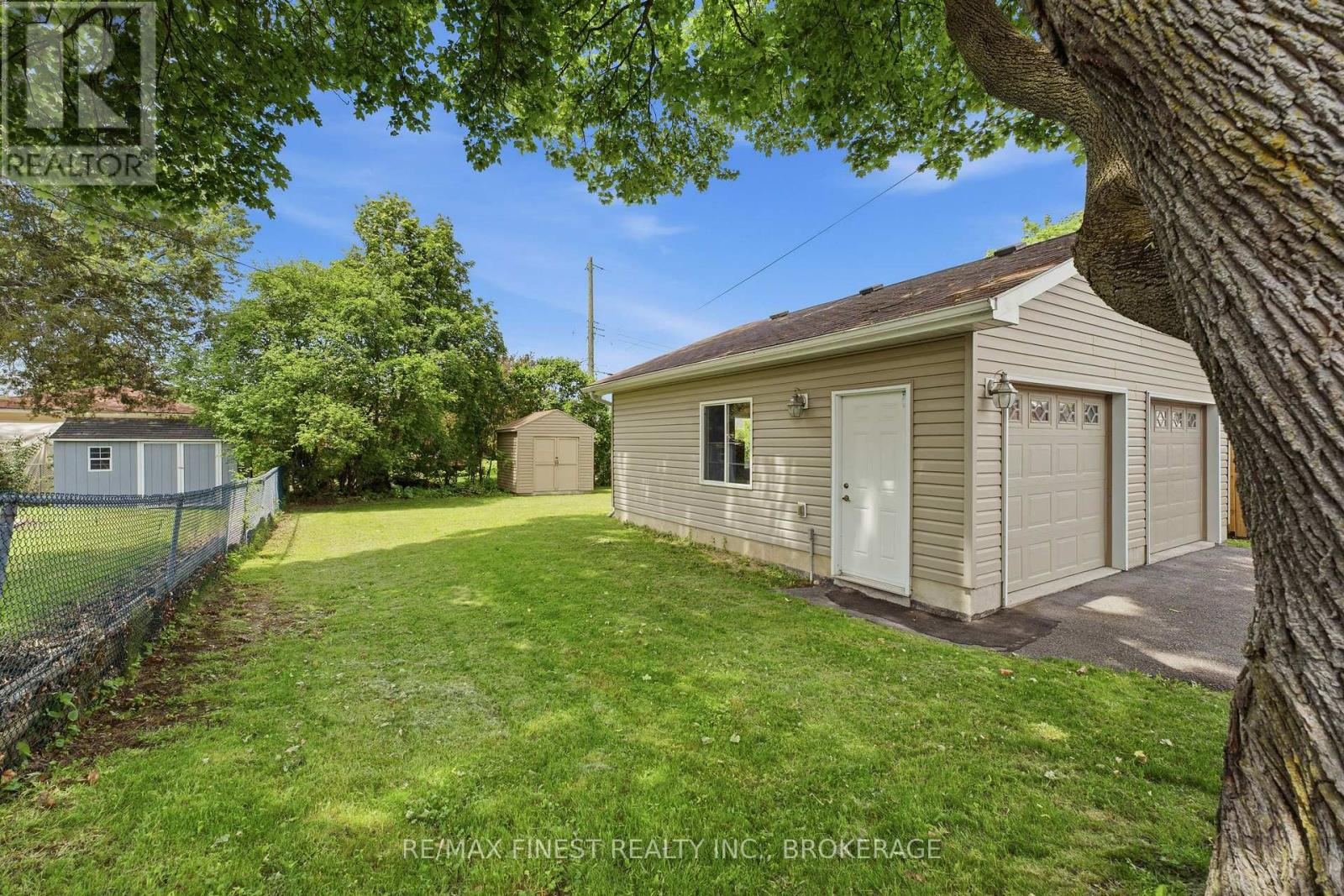 156 FLORENCE STREET - 32