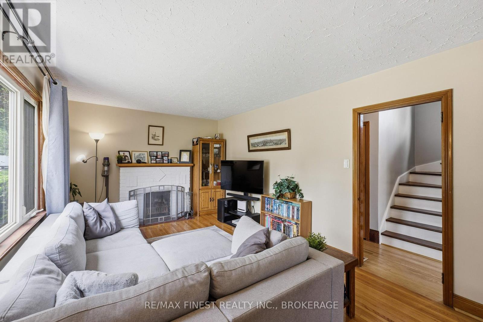 156 FLORENCE STREET - 9