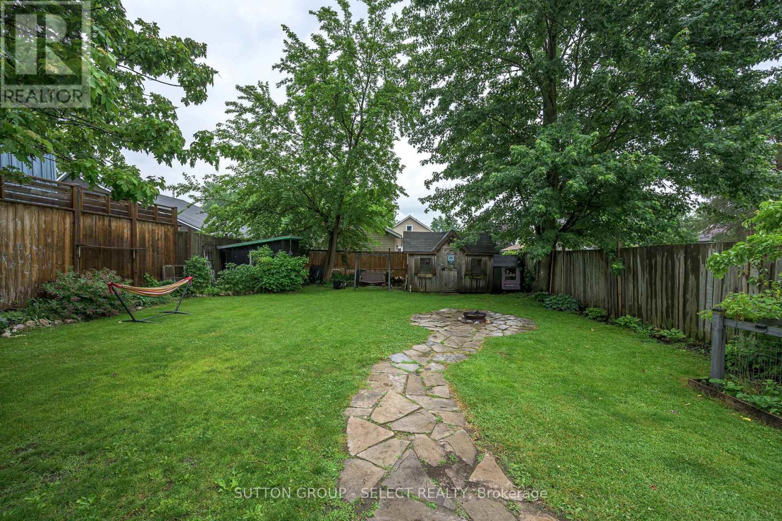 152 ELM STREET - 19