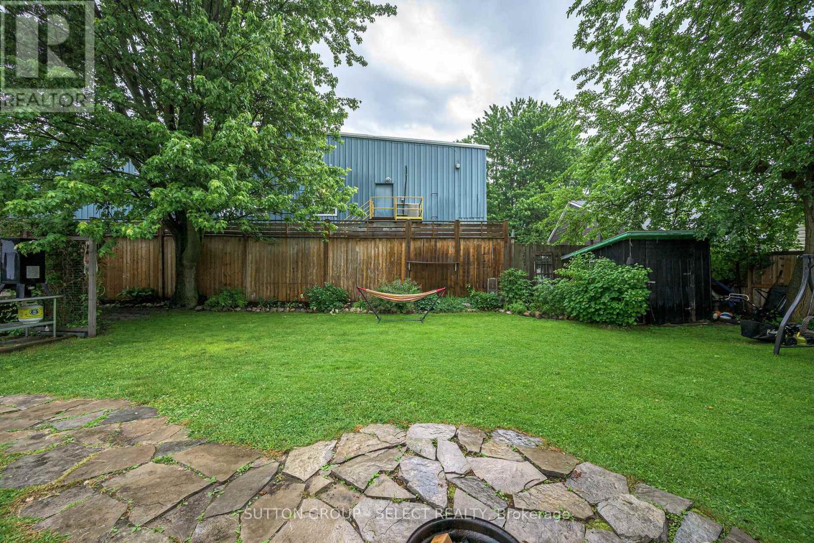 152 ELM STREET - 20