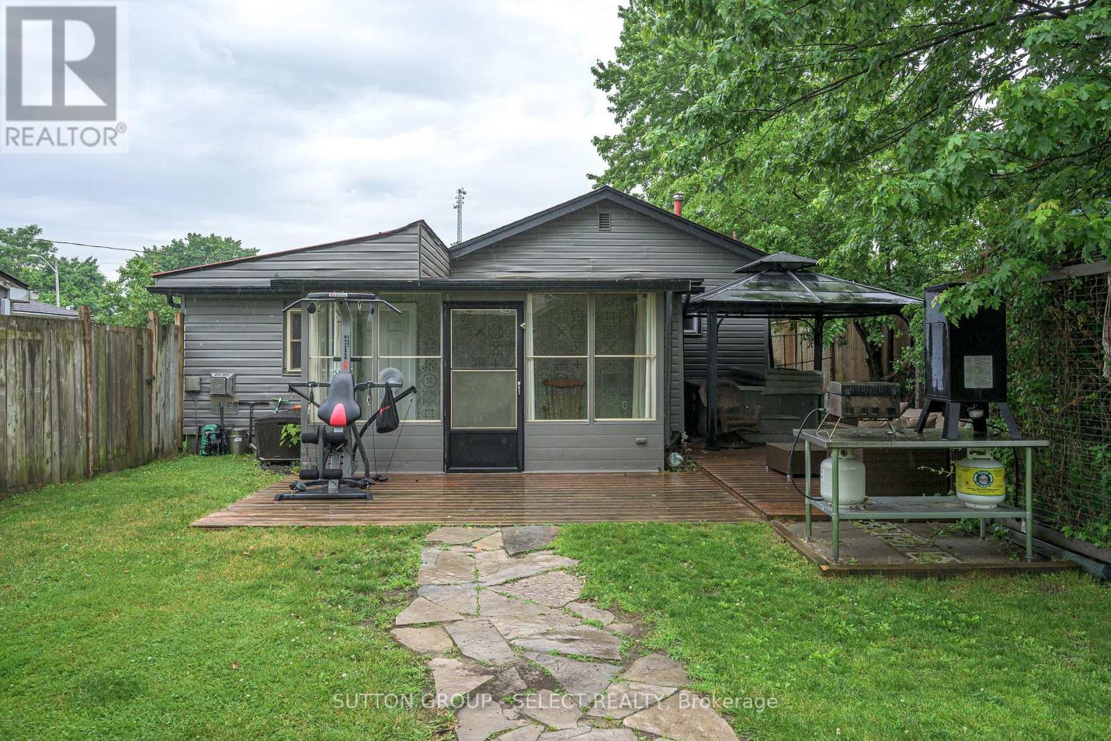 152 ELM STREET - 24