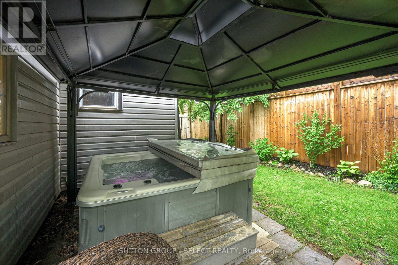 152 ELM STREET - 28