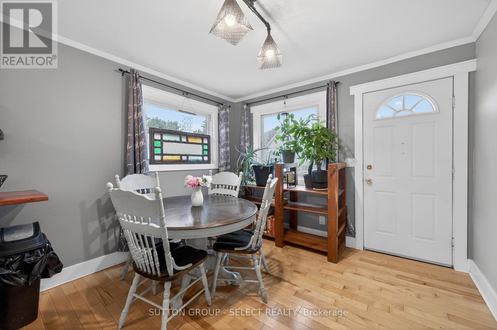 152 ELM STREET - 8