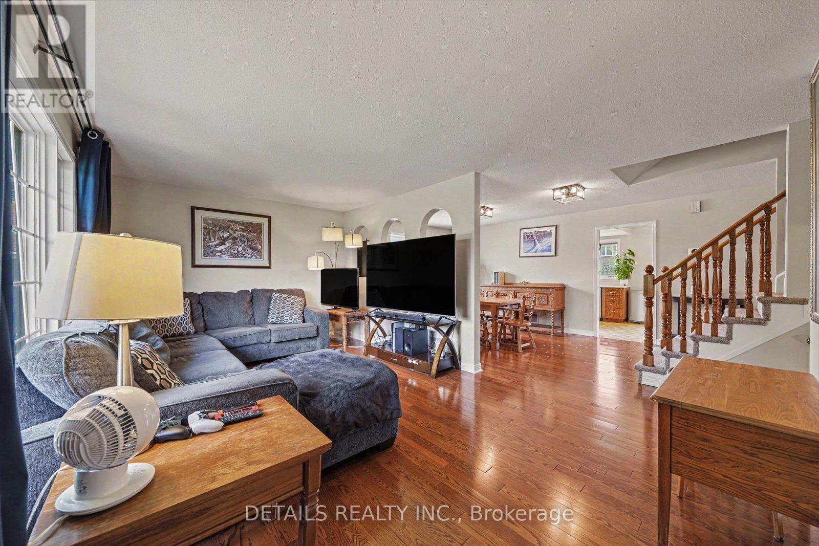 4 Bed, 3 Bath House for Sale in Ottawa – 152 FOXFIELD DRIVE, Ottawa – MLS# X13443958 - Image 9