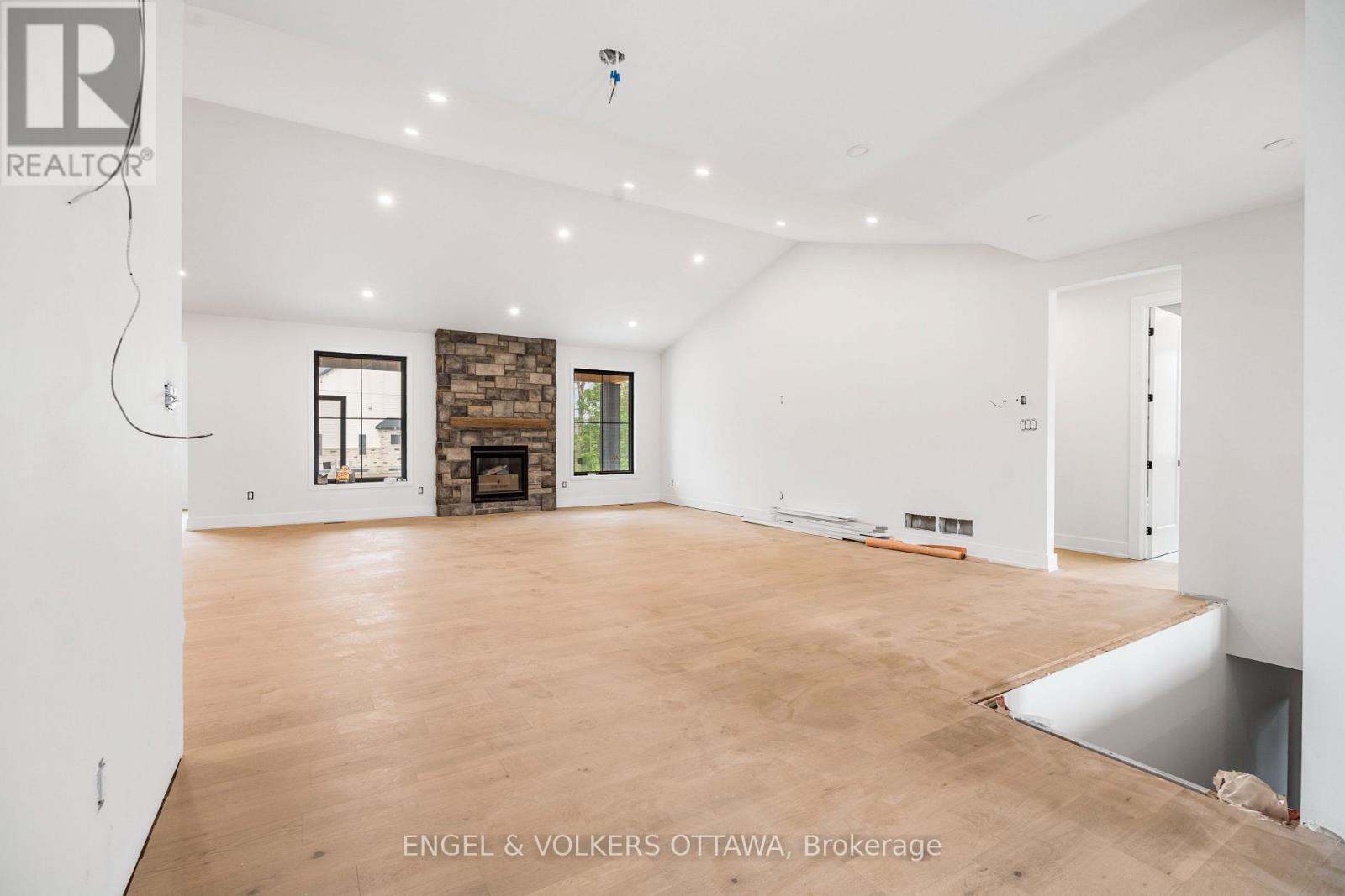 249 CABRELLE PLACE - 12
