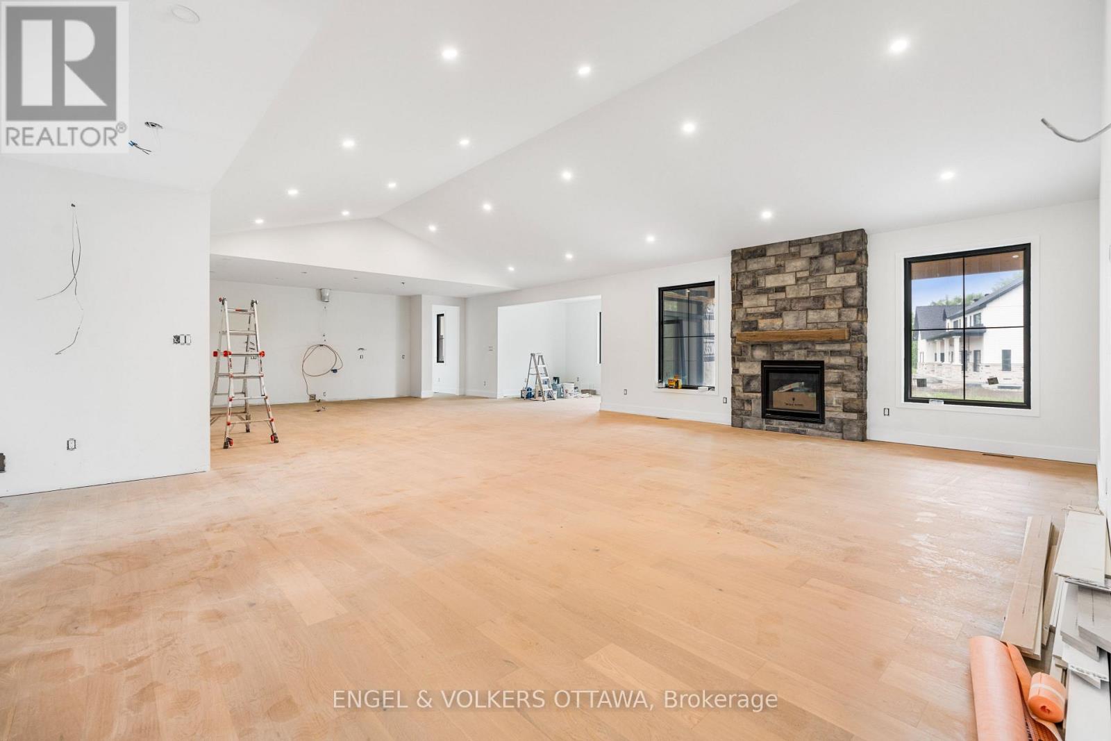 249 CABRELLE PLACE - 13