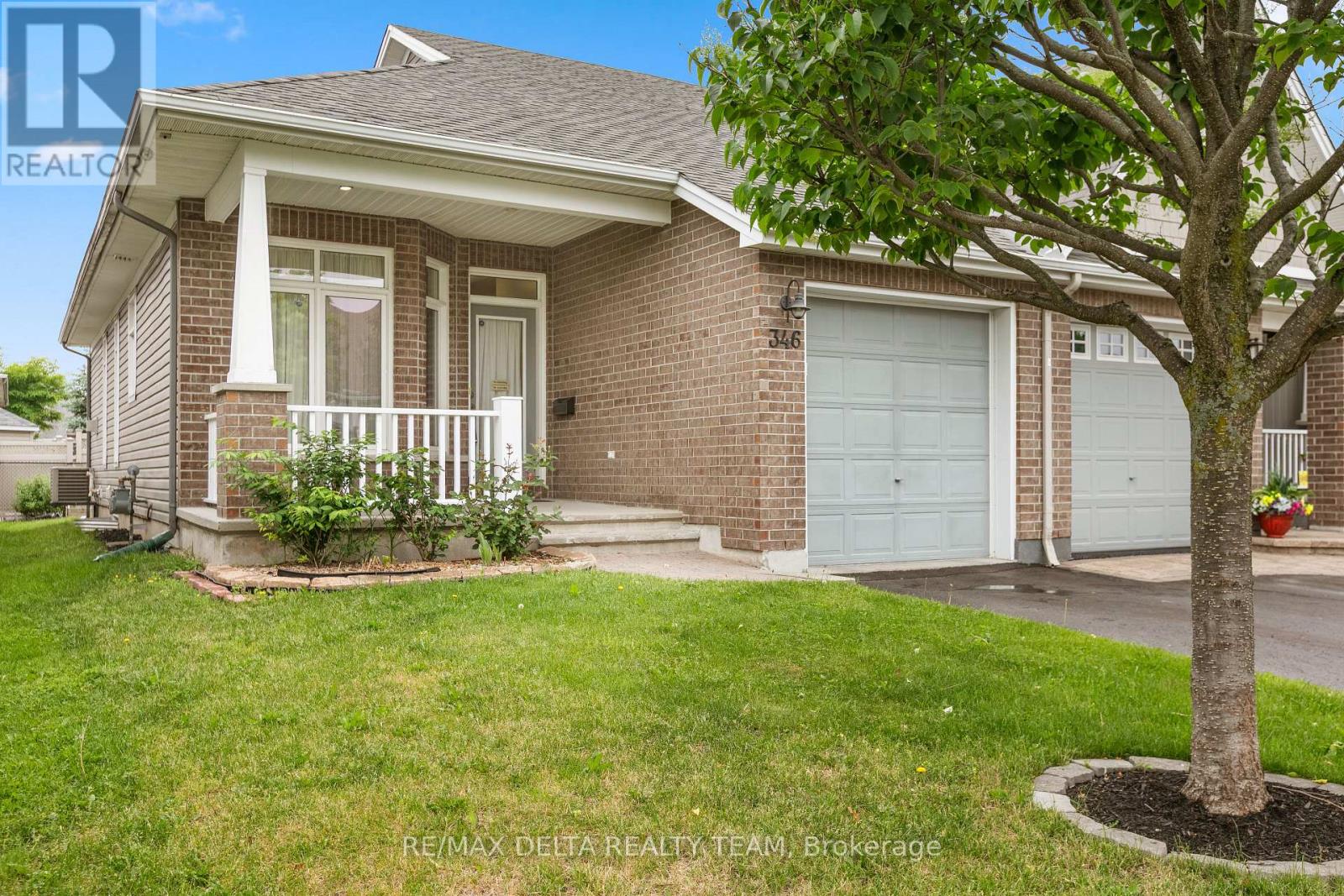 346 FARINCOURT CRESCENT - 1