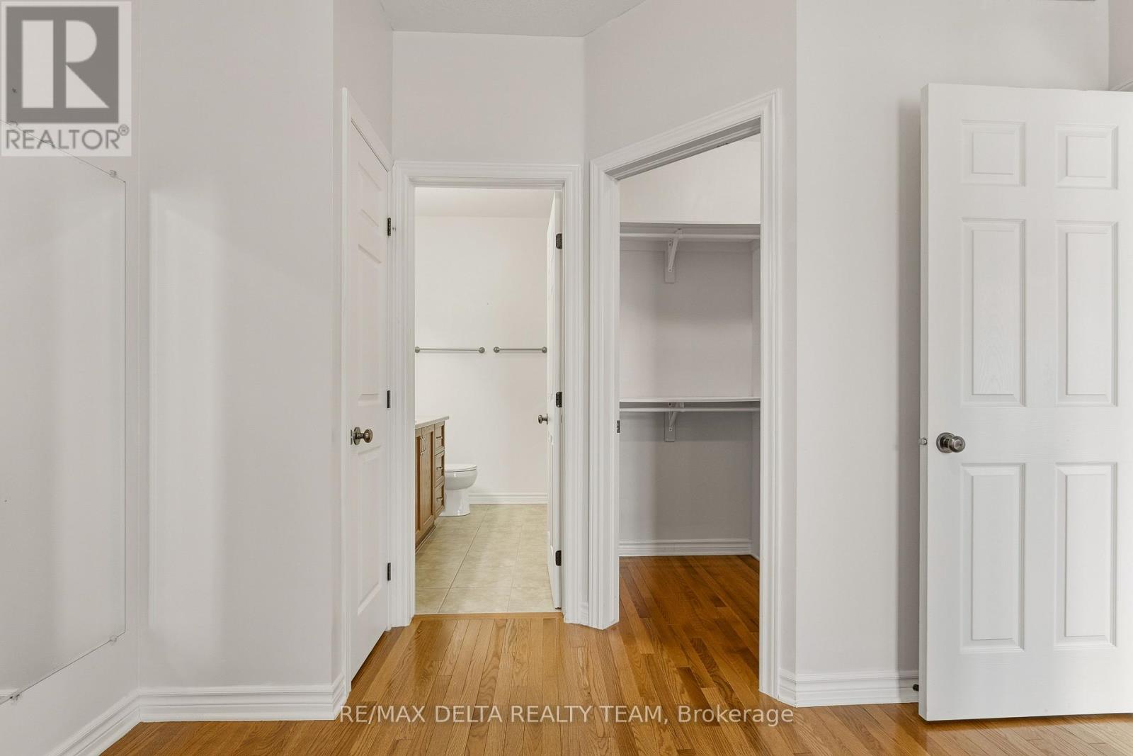 346 FARINCOURT CRESCENT - 14