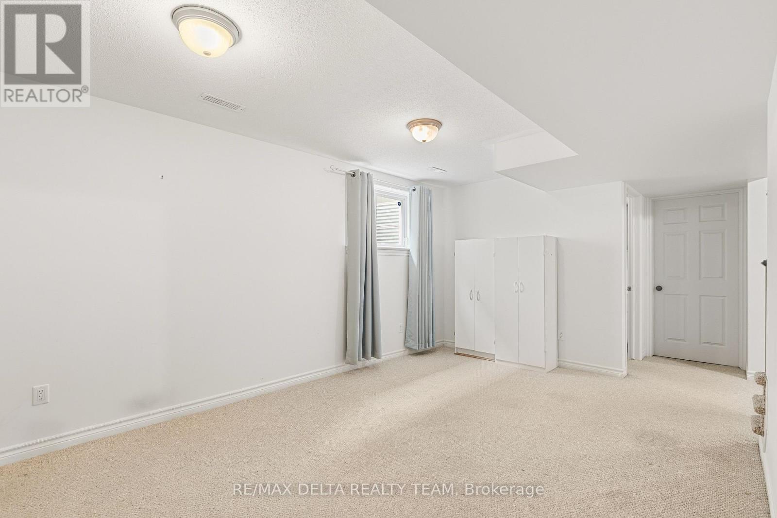 346 FARINCOURT CRESCENT - 19