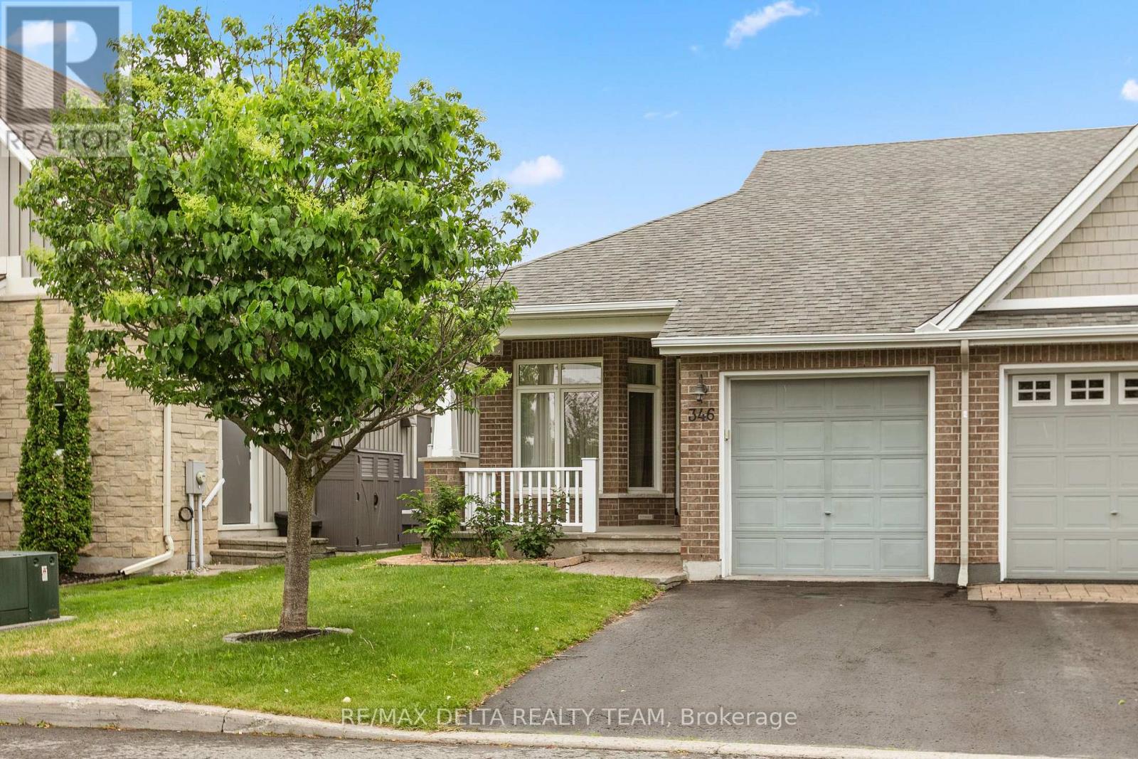 346 FARINCOURT CRESCENT - 2