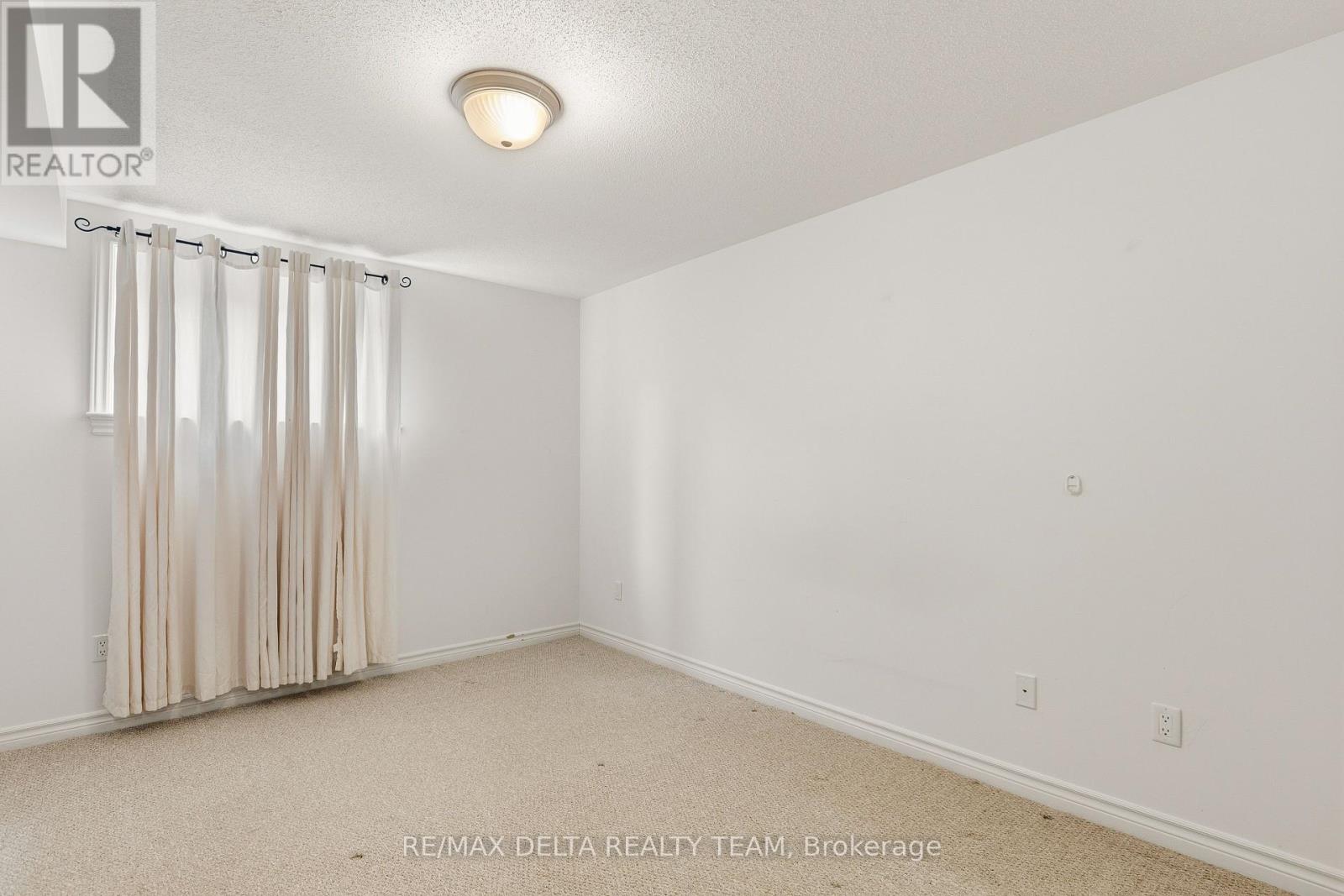 346 FARINCOURT CRESCENT - 20