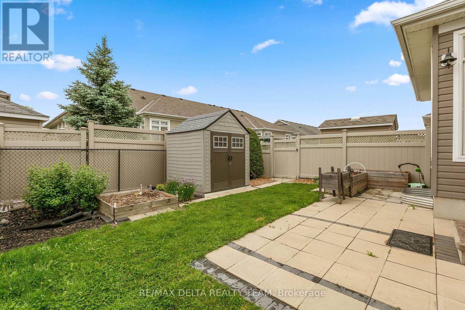 346 FARINCOURT CRESCENT - 26