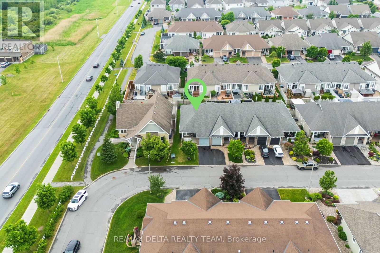 346 FARINCOURT CRESCENT - 29