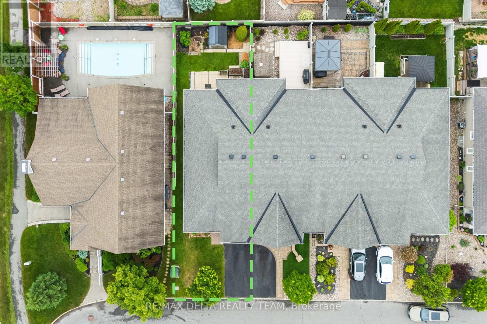 346 FARINCOURT CRESCENT - 33