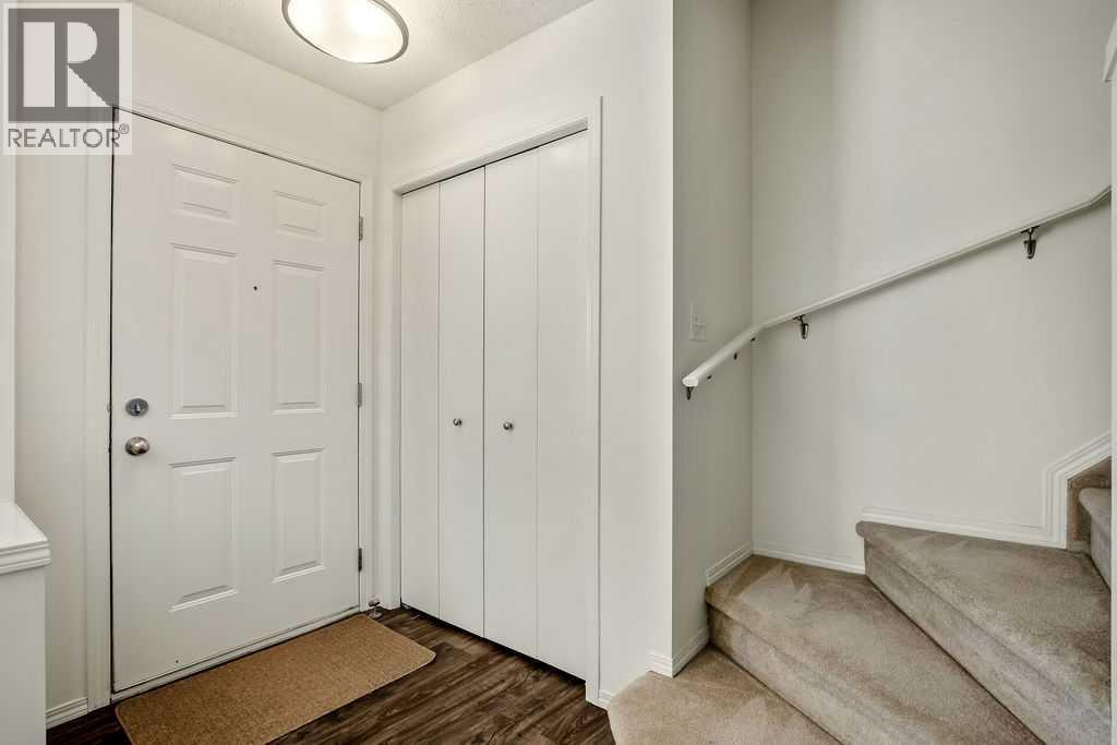 246 Elgin View SE — photo 9