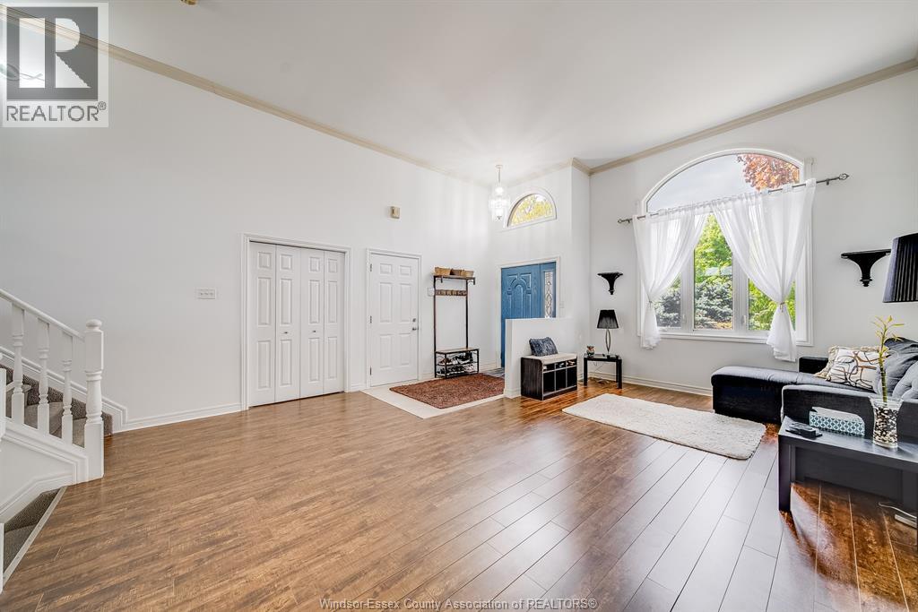 1488 IMPERIAL CRESCENT - 10