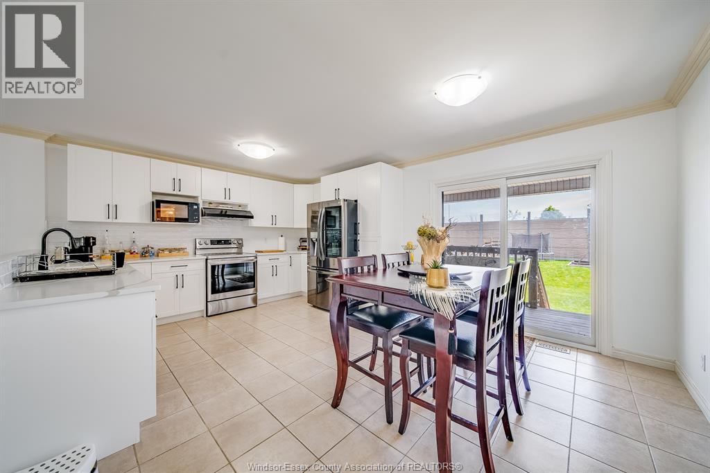 1488 IMPERIAL CRESCENT - 15