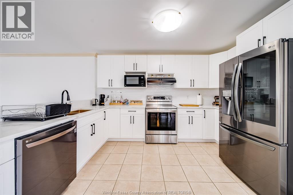 1488 IMPERIAL CRESCENT - 18