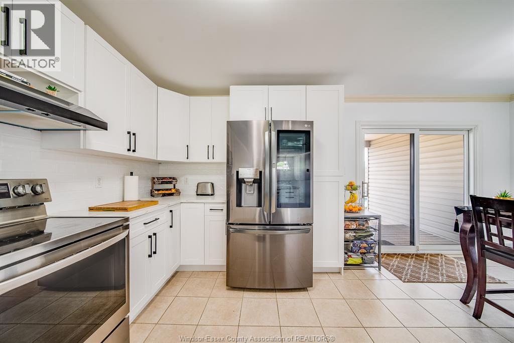 1488 IMPERIAL CRESCENT - 20