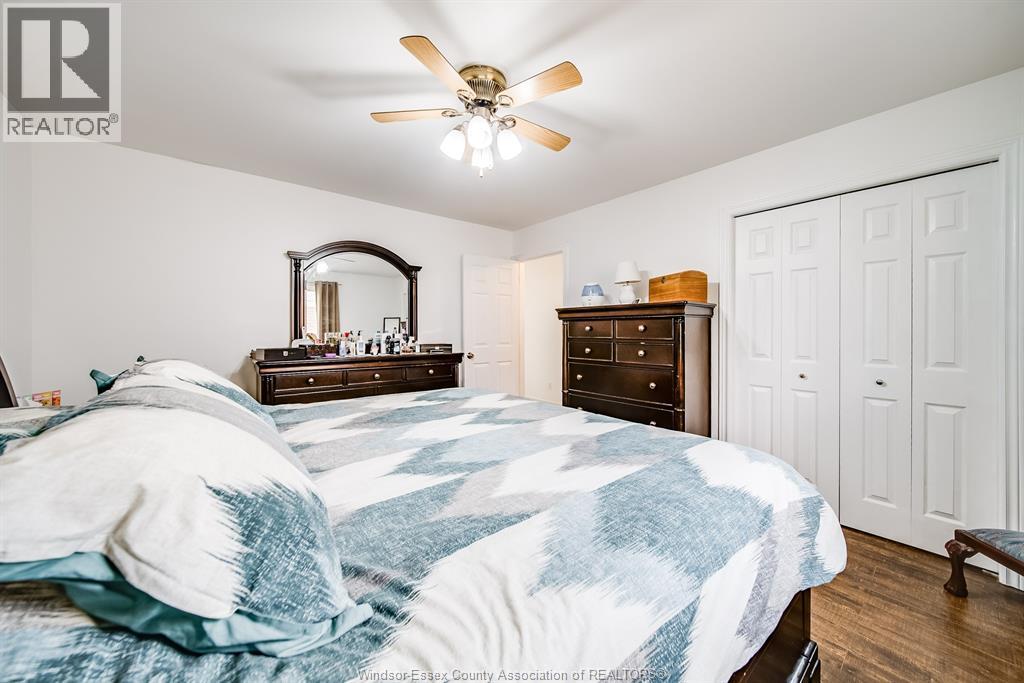 1488 IMPERIAL CRESCENT - 24