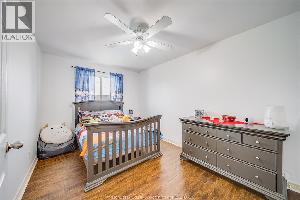 1488 IMPERIAL CRESCENT - 25