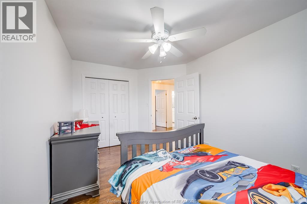 1488 IMPERIAL CRESCENT - 26