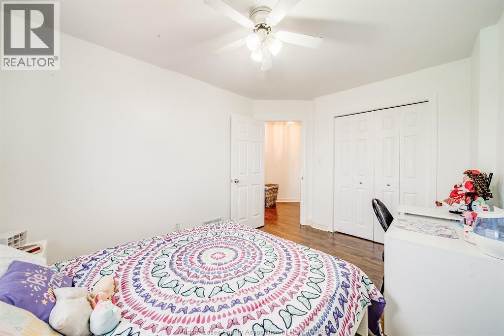 1488 IMPERIAL CRESCENT - 28