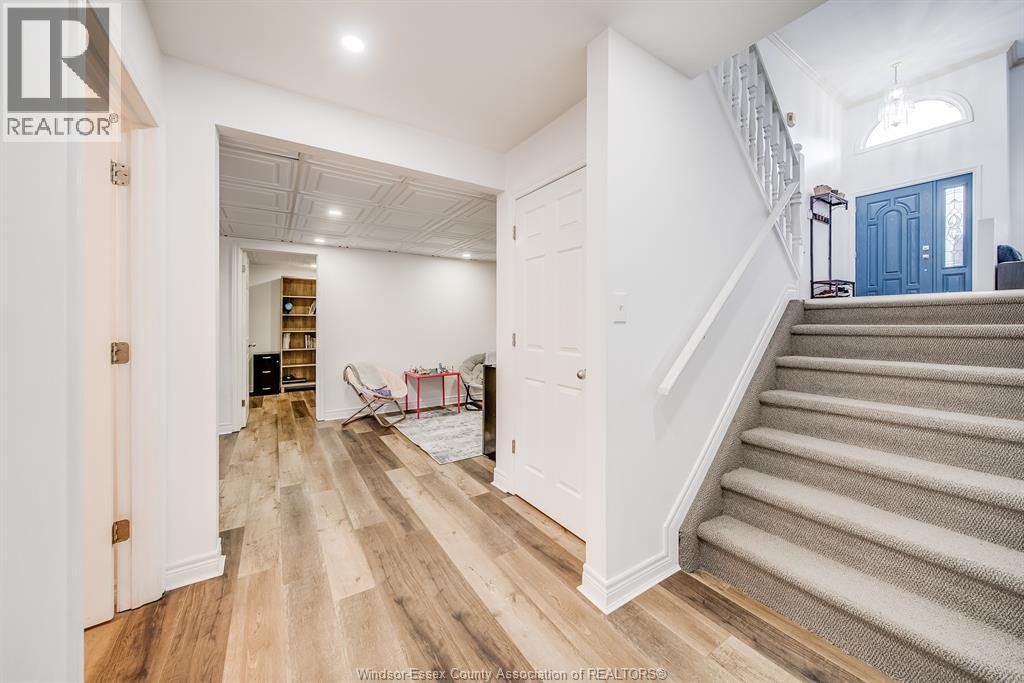 1488 IMPERIAL CRESCENT - 32