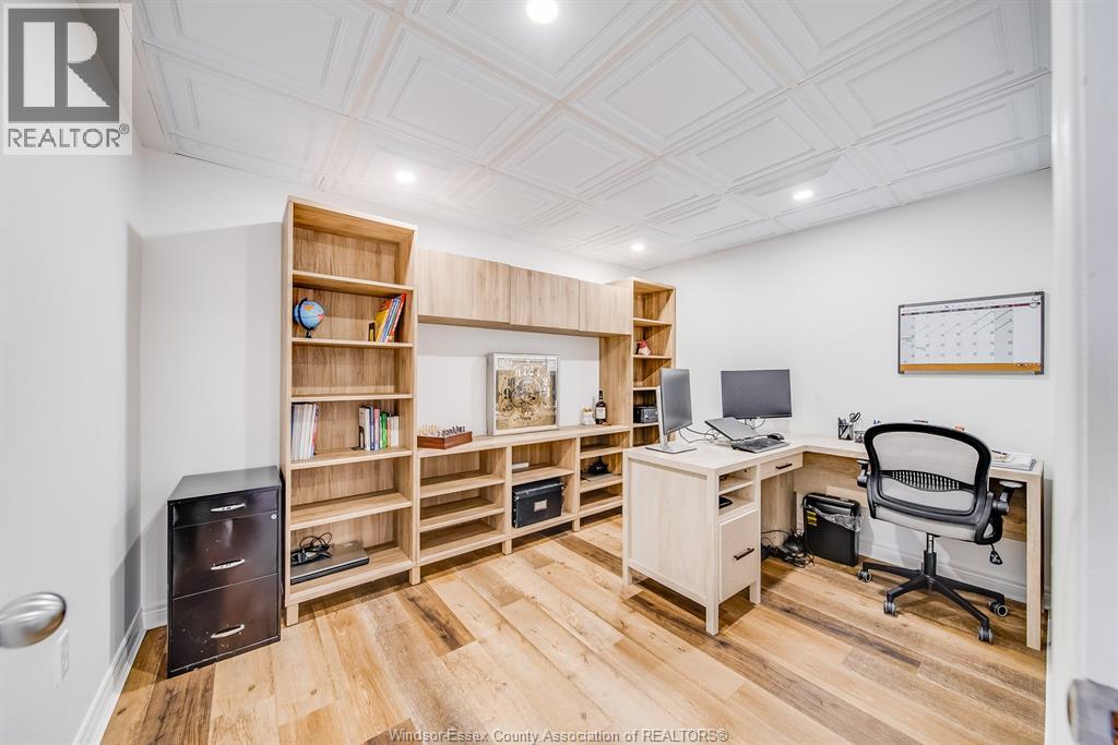 1488 IMPERIAL CRESCENT - 38