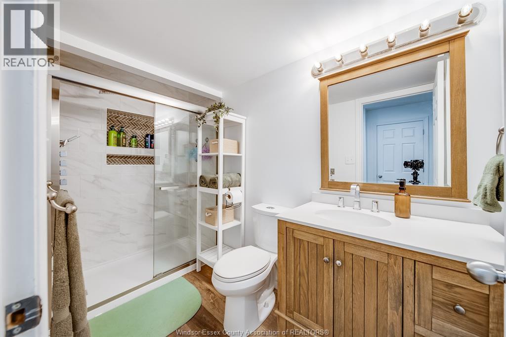 1488 IMPERIAL CRESCENT - 39